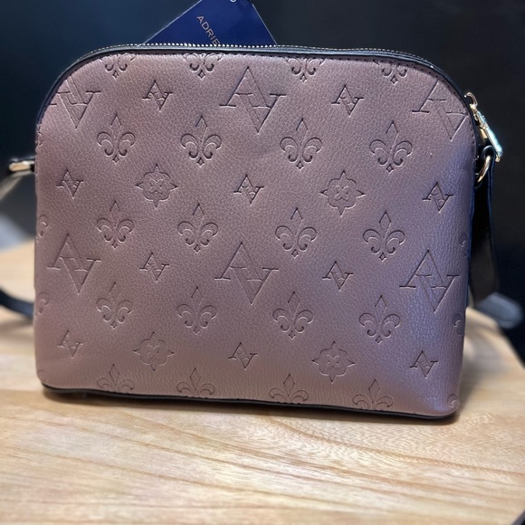 đź–¤NWT-Adrienne Vittadini Marsellies Signature Collection Domed Crossbodyđź–¤ - Picture 6 of 9